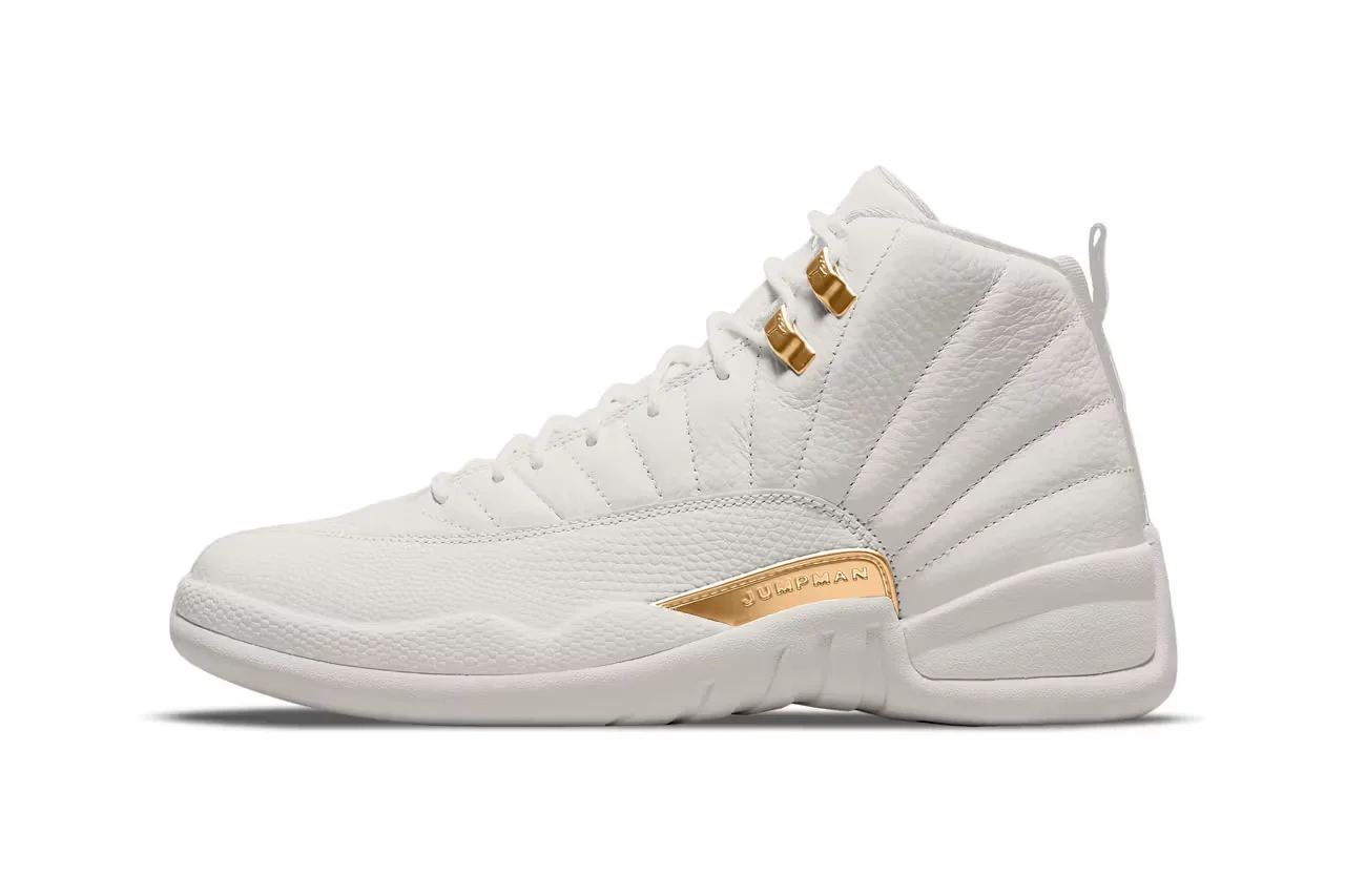 Metallic gold accents on the eyelets and Jumpman branded midfoot tab